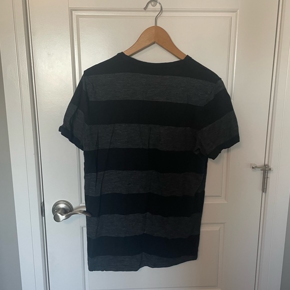 Kenneth Cole Tee Shirt - Picture 4 of 4